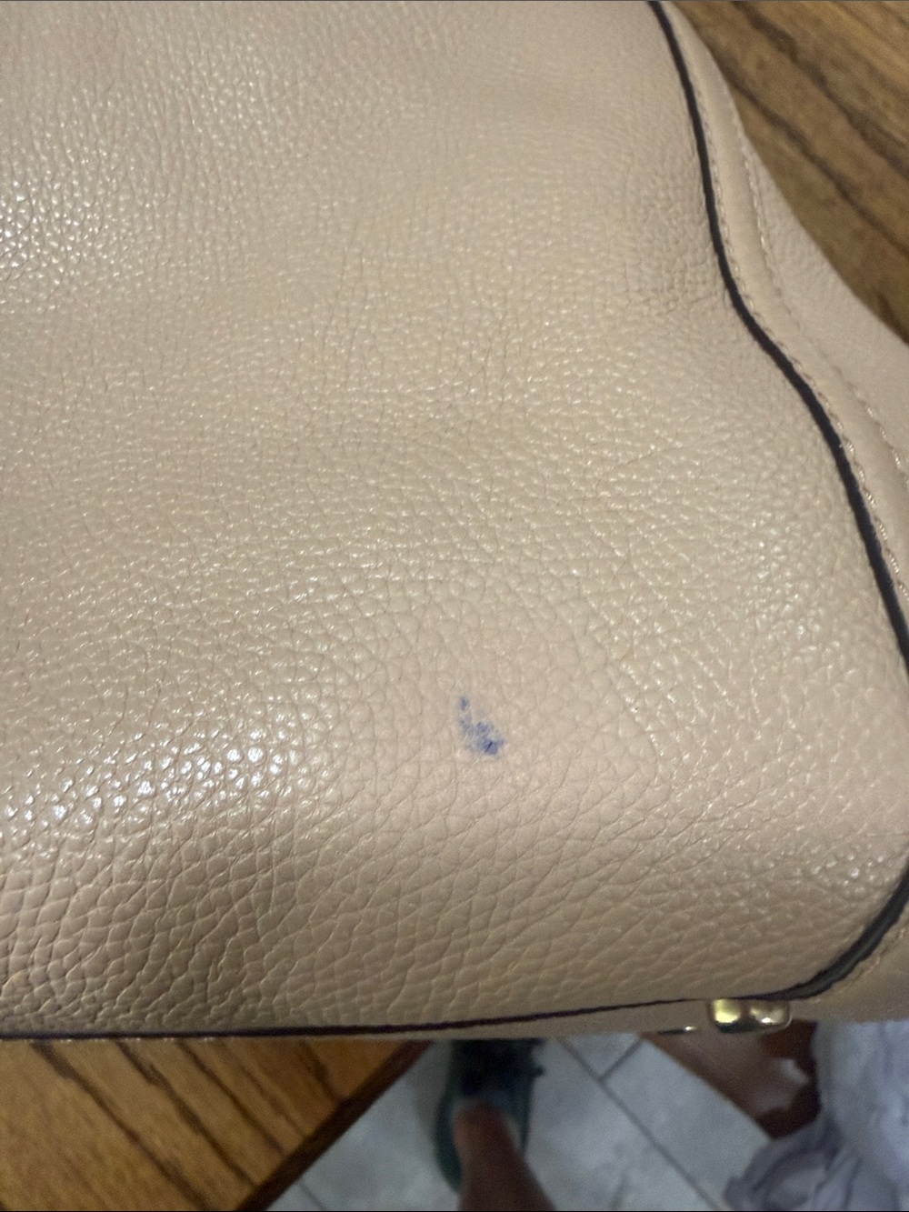 Coach Beige Pebbled Leather Shoulder Bag with Gold Chain - Picture 8 of 8